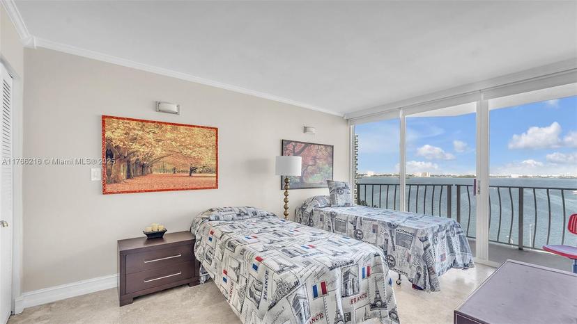 Picture of 7601 E Treasure Dr # 1518, North Bay Village FL 33141
