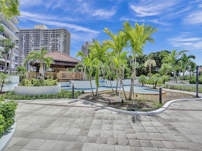 Picture of 20281 E Country Club Dr # 506, Aventura FL 33180