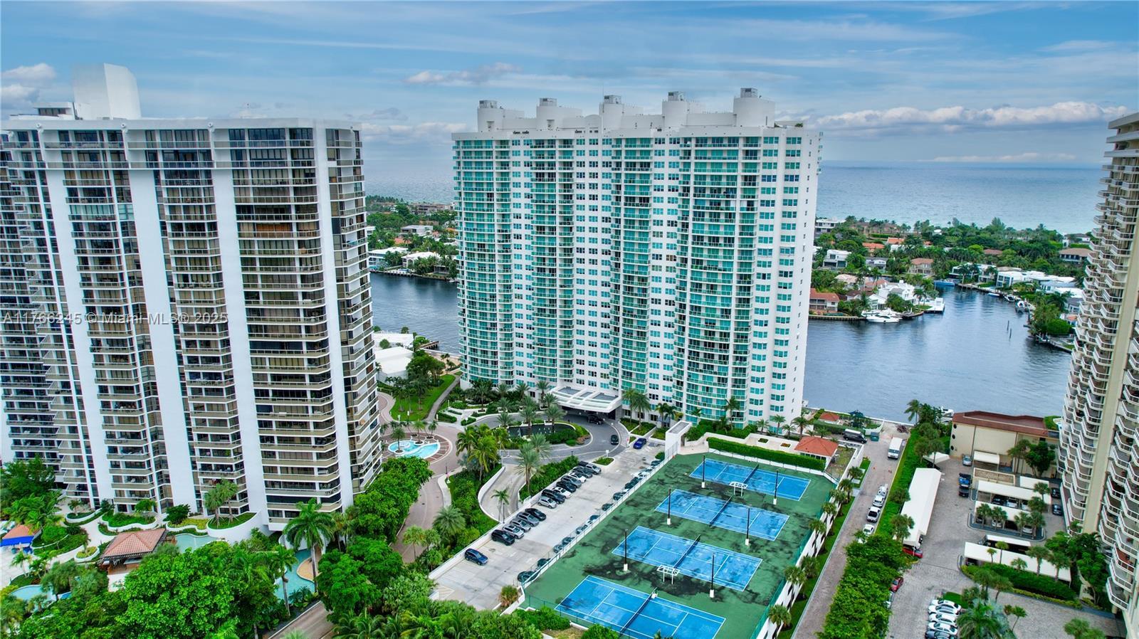 Picture of 20281 E Country Club Dr # 506, Aventura, FL 33180