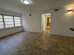 Picture of 836 Twin Lakes Dr # B, Coral Springs, FL 33071