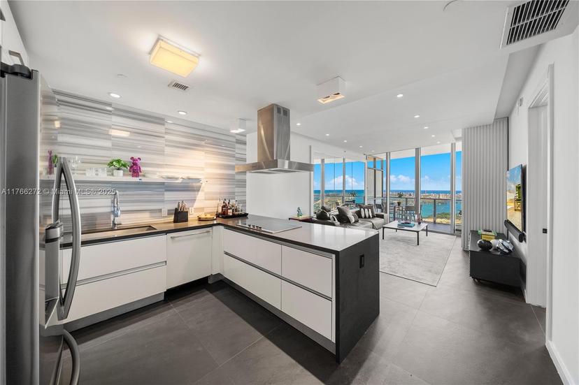 Picture of 1100 Biscayne Blvd # 5303, Miami FL 33132