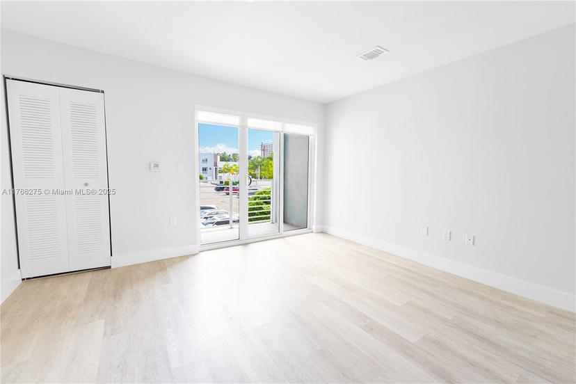 Picture of 2535 NE 193Rd St # 3201, Miami FL 33180