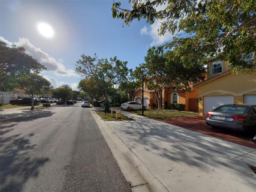 Picture of 11009 NW 80Th Ln, Doral FL 33178