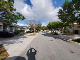 Picture of 11009 NW 80Th Ln, Doral, FL 33178