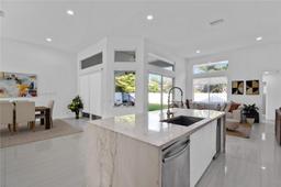Picture of 710 Lake Blvd, Weston, FL 33326