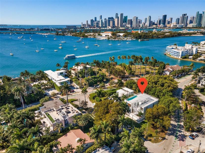Picture of 1250 N Venetian Way, Miami FL 33139