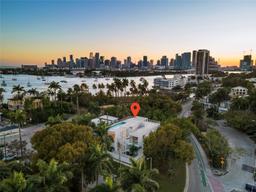 Picture of 1250 N Venetian Way, Miami, FL 33139