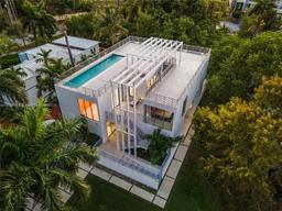 Picture of 1250 N Venetian Way, Miami, FL 33139
