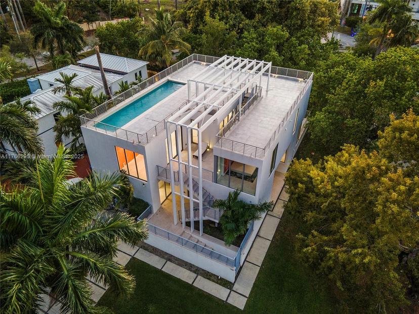 Picture of 1250 N Venetian Way, Miami FL 33139