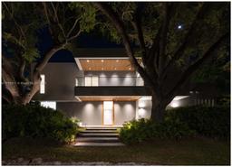 Picture of 3401 Halissee St, Miami, FL 33133