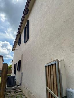 Picture of 595 SE 33Rd Ter, Homestead, FL 33033