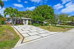 Picture of 3449 NE 17Th Way, Oakland Park, FL 33334
