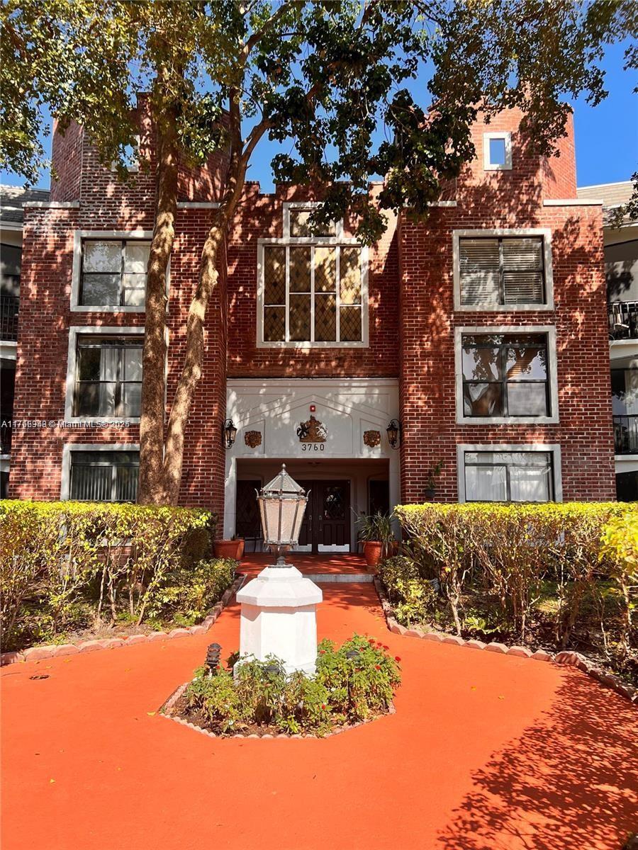 Picture of 3760 Inverrary Dr # 2R, Lauderhill, FL 33319