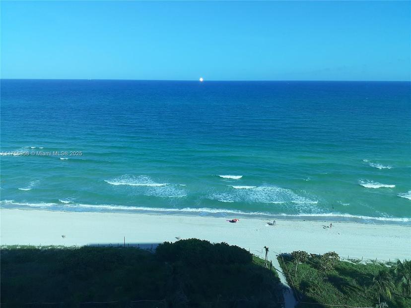 Picture of 5445 Collins Av # 1425, Miami Beach FL 33140