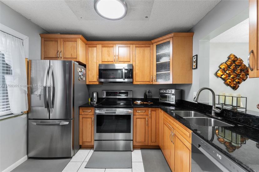 Picture of 8550 N Sherman Cir # 108, Miramar FL 33025