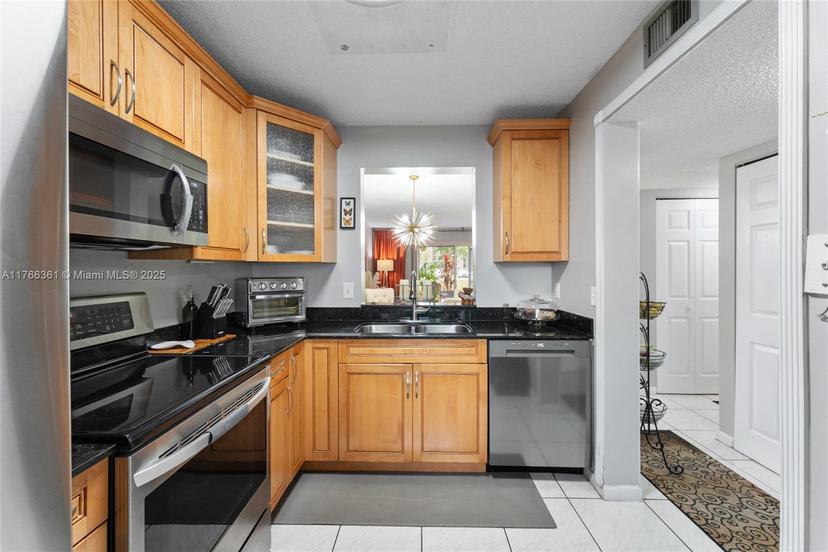 Picture of 8550 N Sherman Cir # 108, Miramar FL 33025