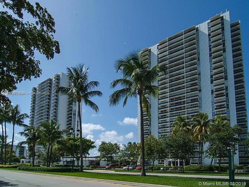 Picture of 3675 N Country Club Dr # 1010, Aventura FL 33180