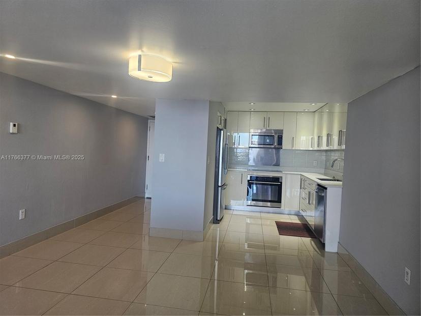 Picture of 3675 N Country Club Dr # 1010, Aventura FL 33180
