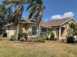 Picture of 815 Greenview Dr, Tampa, FL 33572