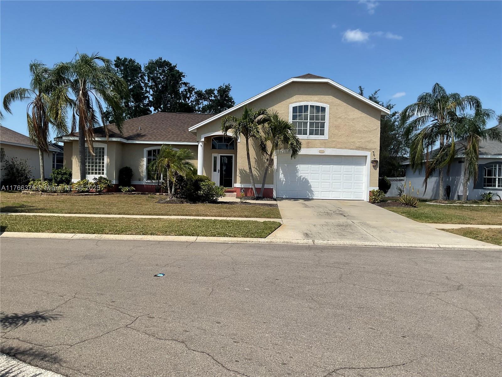 Picture of 815 Greenview Dr, Tampa, FL 33572