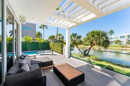 Picture of 10561 NW 67Th Ter, Doral, FL 33178