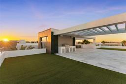 Picture of 10561 NW 67Th Ter, Doral, FL 33178