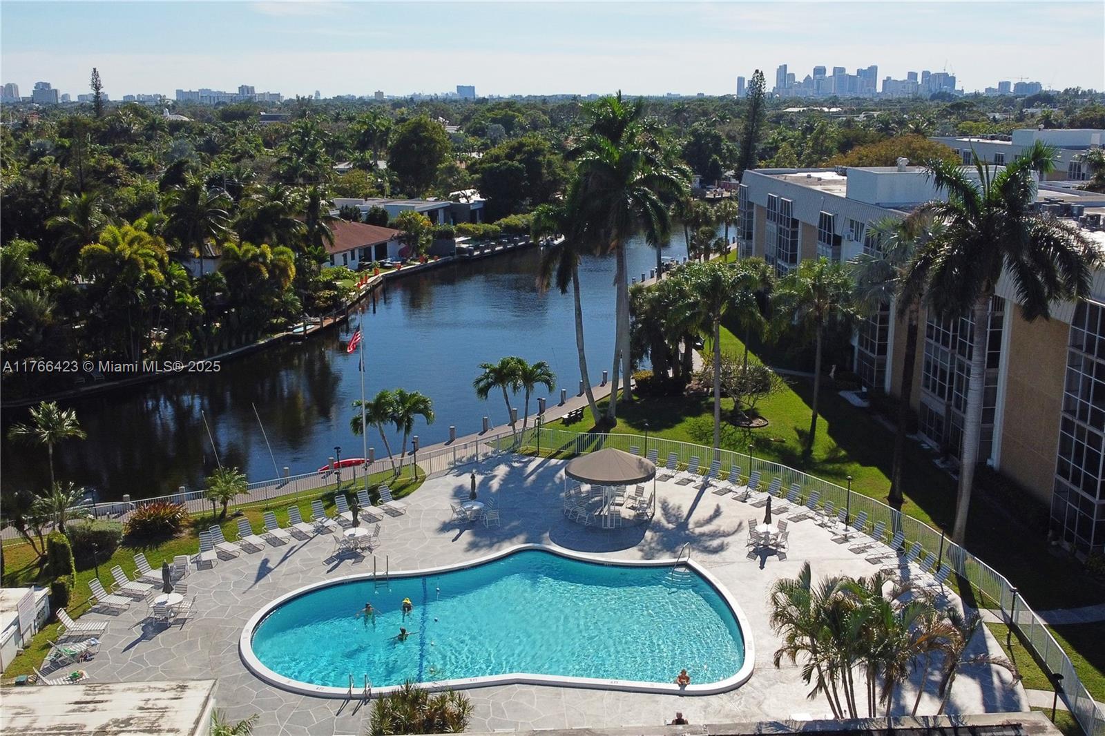 Picture of 3040 NE 16Th Ave # 104, Oakland Park, FL 33334
