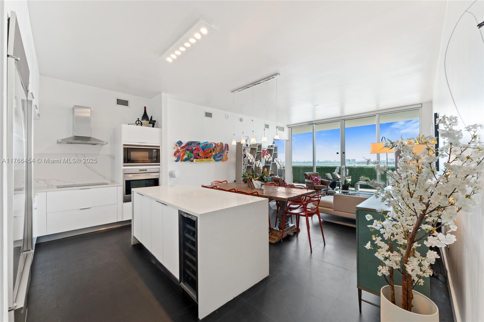 Picture of 2020 N Bayshore Dr # 1207, Miami, FL 33137