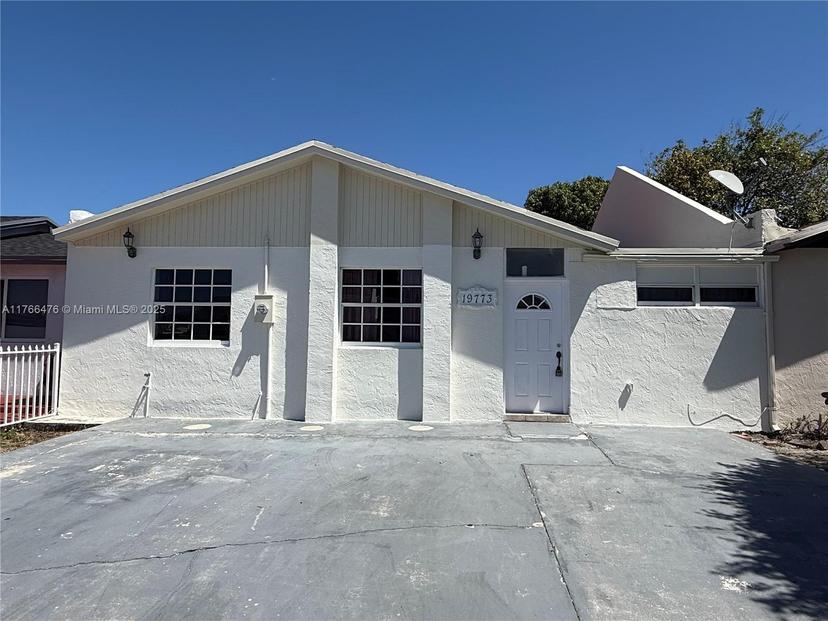 Picture of 19773 NW 52Nd Pl # 19773, Miami Gardens FL 33055