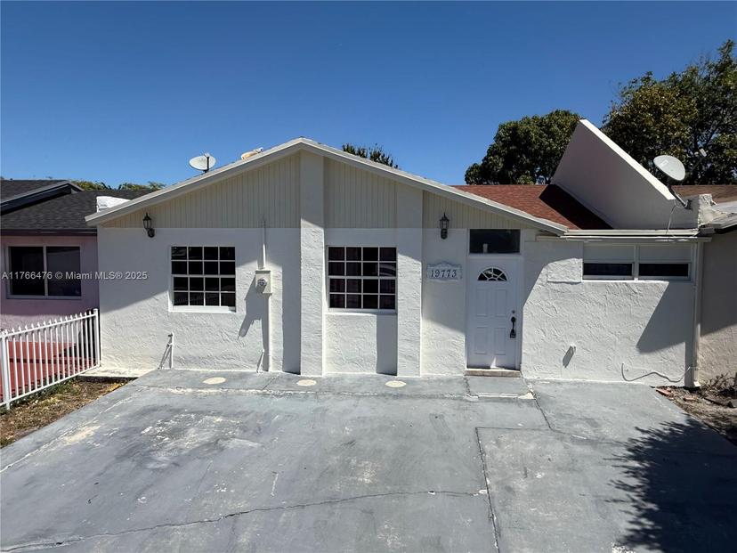 Picture of 19773 NW 52Nd Pl # 19773, Miami Gardens FL 33055