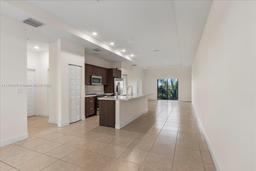 Picture of 8031 NW 104Th Ave # 31, Doral, FL 33178