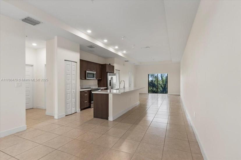 Picture of 8031 NW 104Th Ave # 31, Doral FL 33178