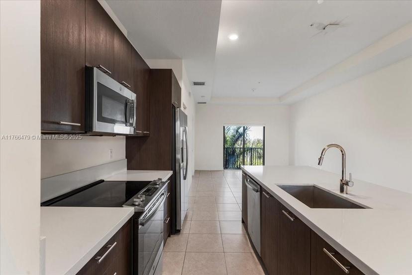 Picture of 8031 NW 104Th Ave # 31, Doral FL 33178