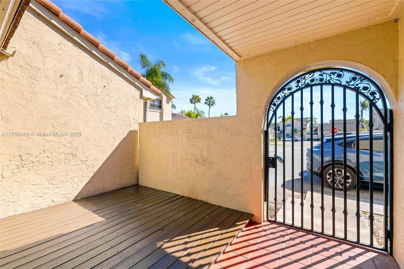 Picture of 6538 NW 170Th Ln # 0, Hialeah FL 33015