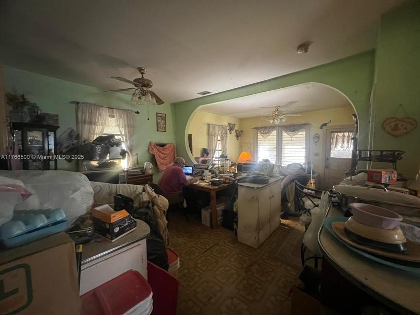 Picture of 559 NW 2Nd St, Florida City FL 33034