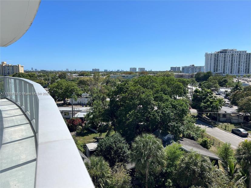 Picture of 13800 Highland Dr # 601, North Miami Beach FL 33181