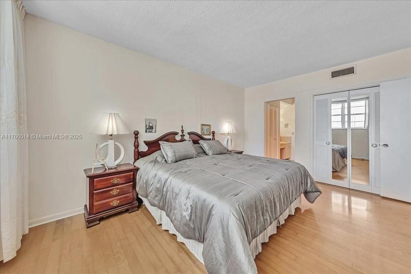 Picture of 2710 S Ocean Dr # 402, Hollywood FL 33019