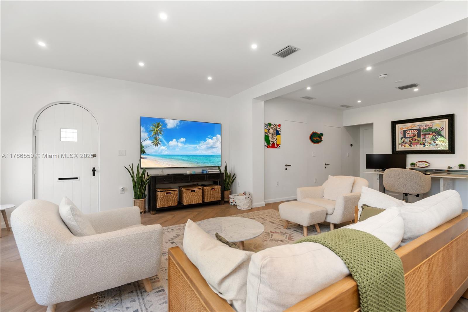 Picture of 1656 Biarritz Dr, Miami Beach, FL 33141