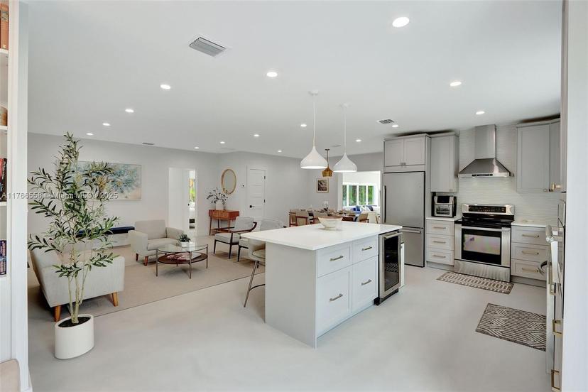 Picture of 646 NE 114Th St, Biscayne Park FL 33161