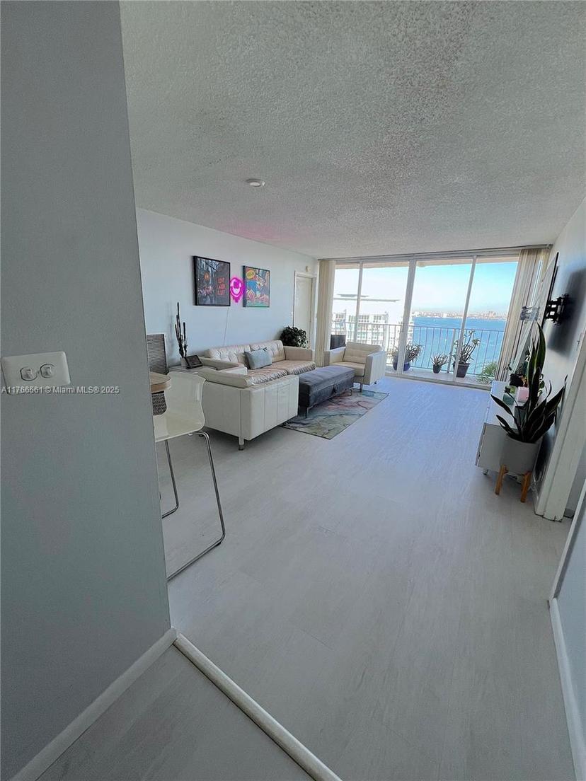Picture of 7601 E Treasure Dr # 2412, North Bay Village FL 33141