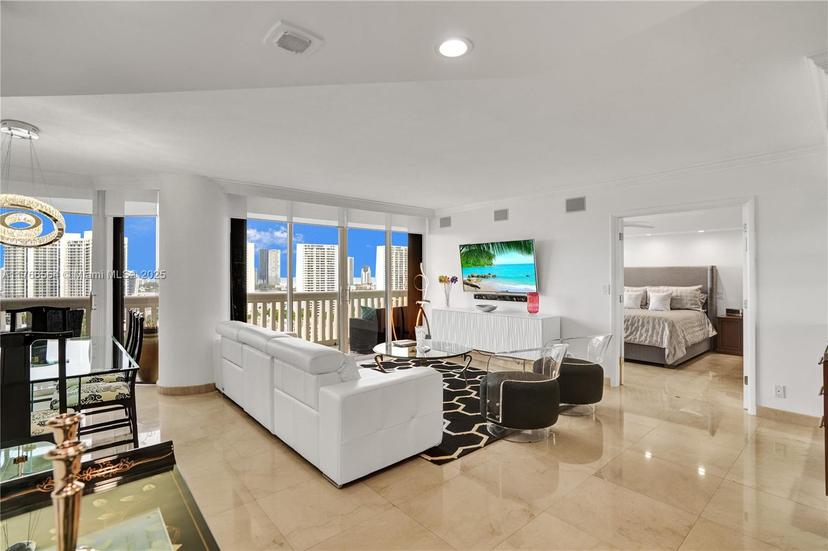 Picture of 1000 Island Blvd # 2107, Aventura FL 33160
