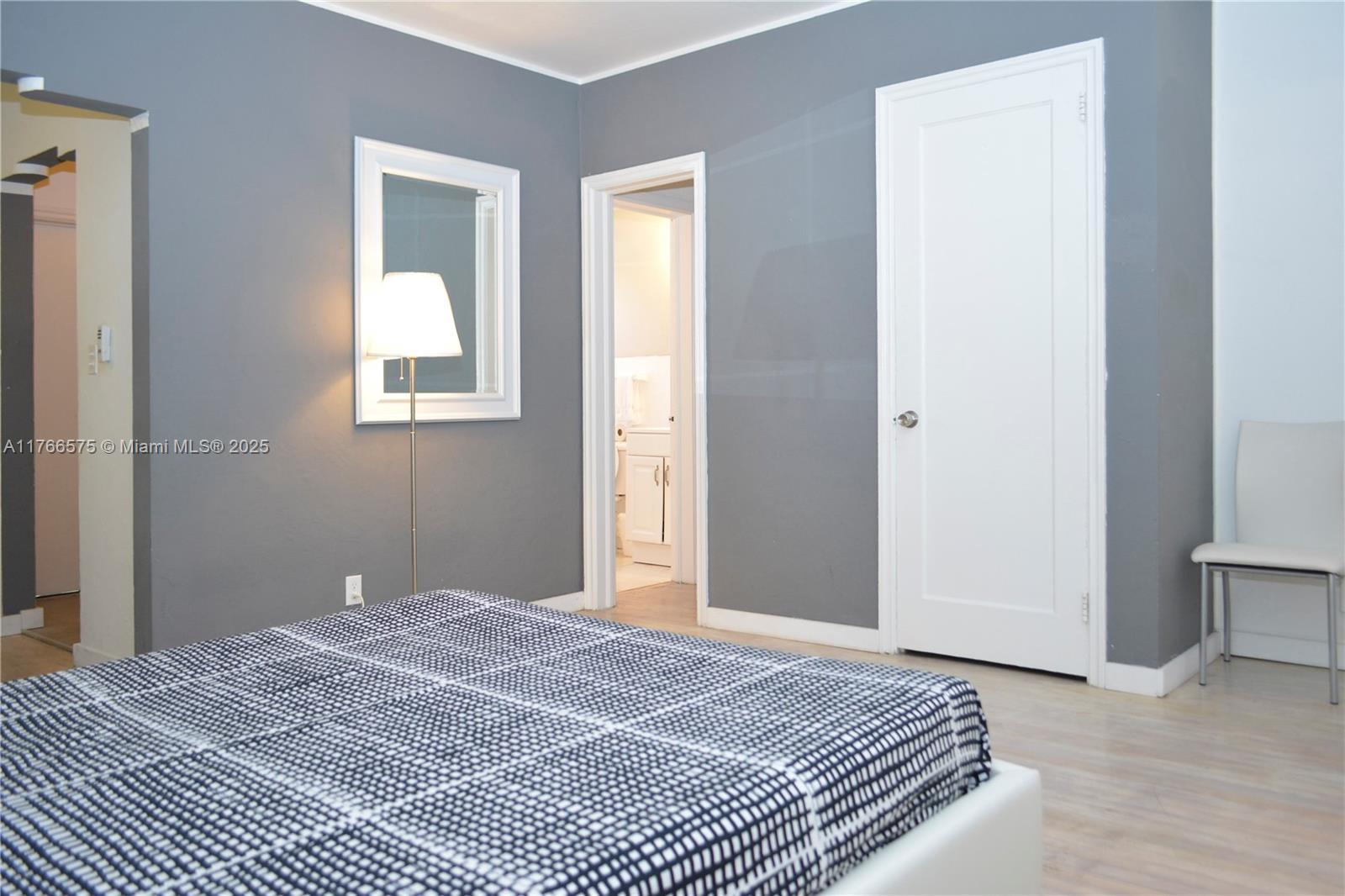 Picture of 1021 Euclid Ave # 12, Miami Beach, FL 33139