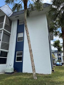 Picture of 3180 Holiday Springs Blvd # 112, Margate, FL 33063