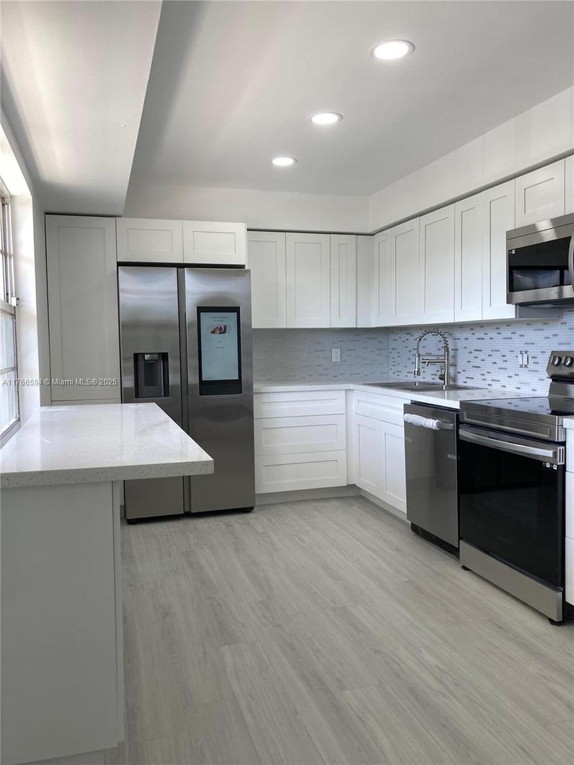 Picture of 804 Cypress Blvd # 407, Pompano Beach FL 33069