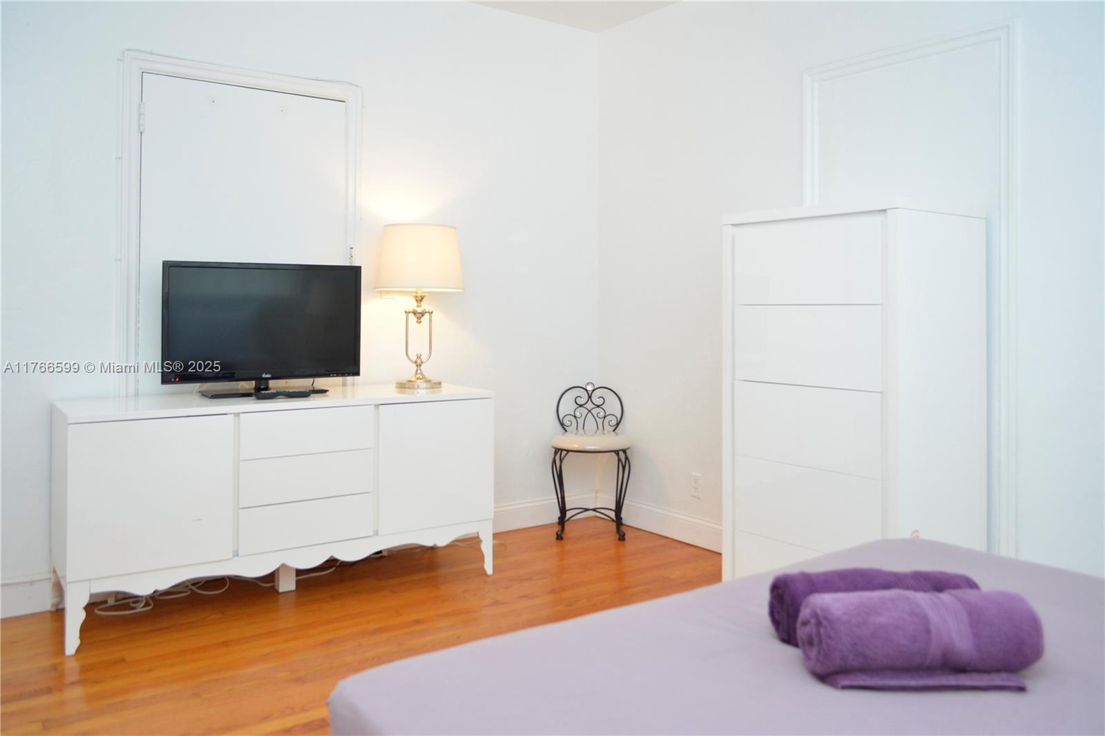 Picture of 1021 Euclid Ave # 3, Miami Beach, FL 33139