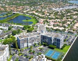 Picture of 1000 Parkview Dr # 304, Hallandale Beach, FL 33009