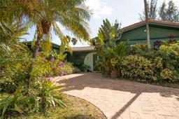 Picture of 2340 NE 201St St, Miami, FL 33180
