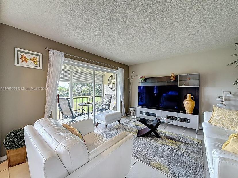 Picture of 9411 N Hollybrook Lake Dr # 304, Pembroke Pines FL 33025