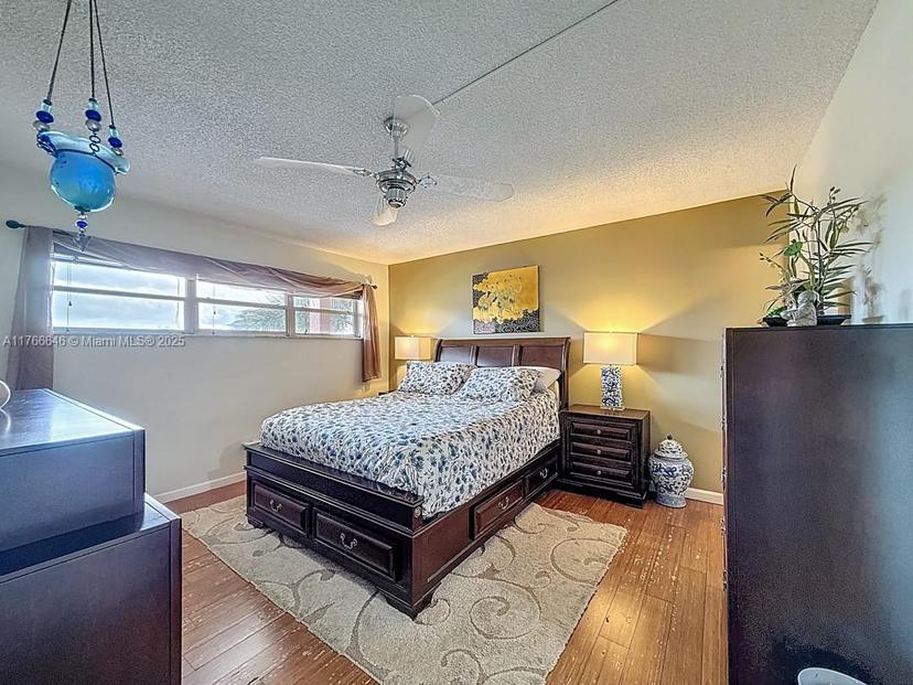 Picture of 9411 N Hollybrook Lake Dr # 304, Pembroke Pines FL 33025