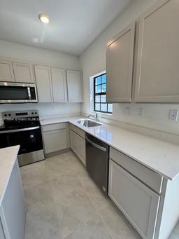 Picture of 675 NW 6Th Ter, Florida City, FL 33034